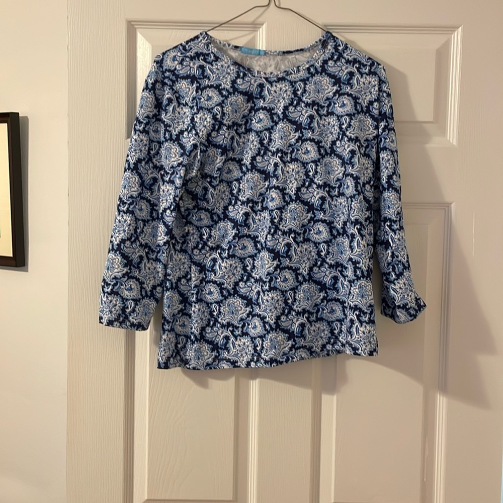 🦋J. McLaughin Patterned Top Size Large